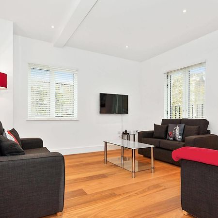 Апартаменты Access West Kensington Лондон Экстерьер фото