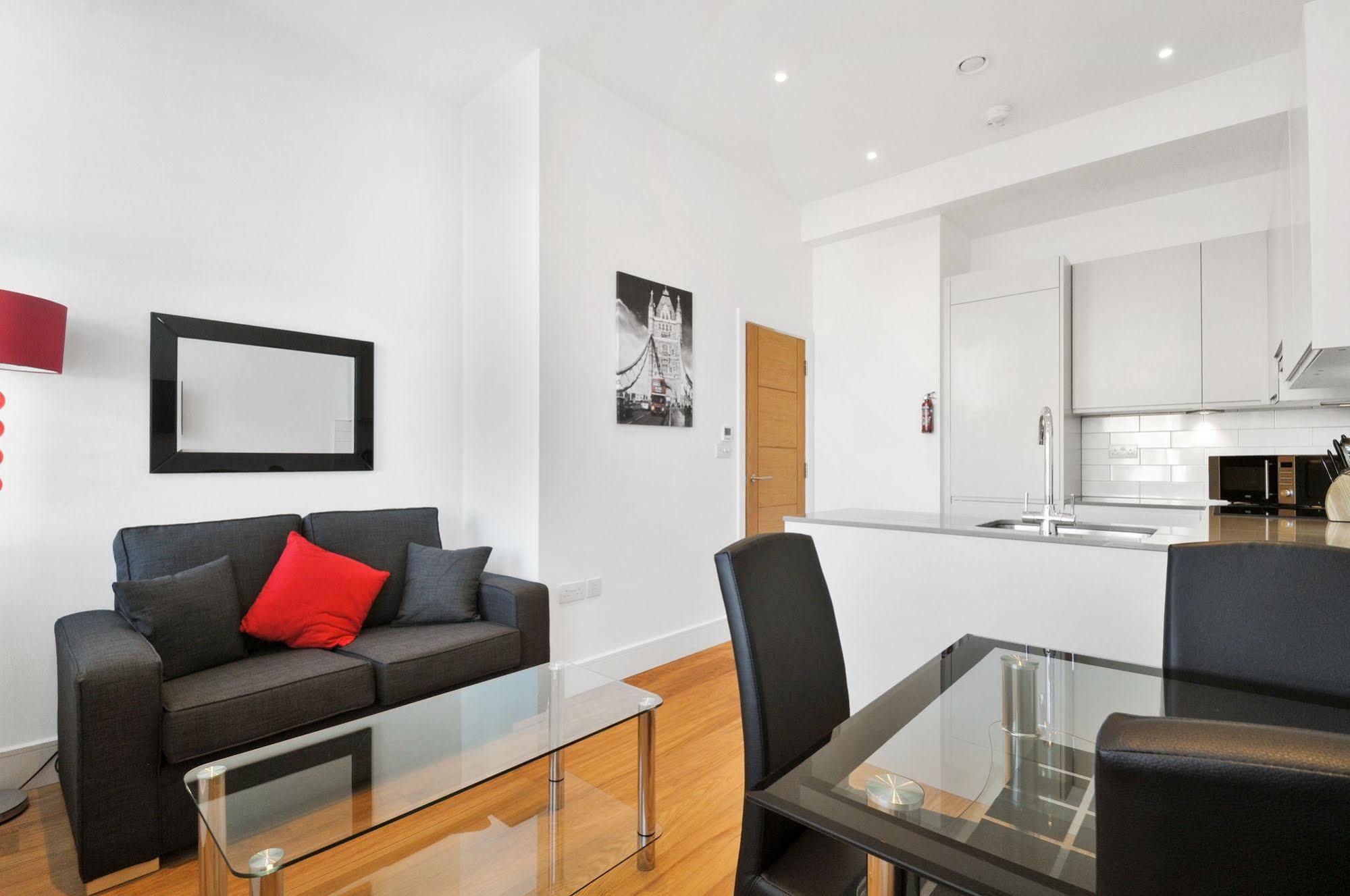 Апартаменты Access West Kensington Лондон Экстерьер фото